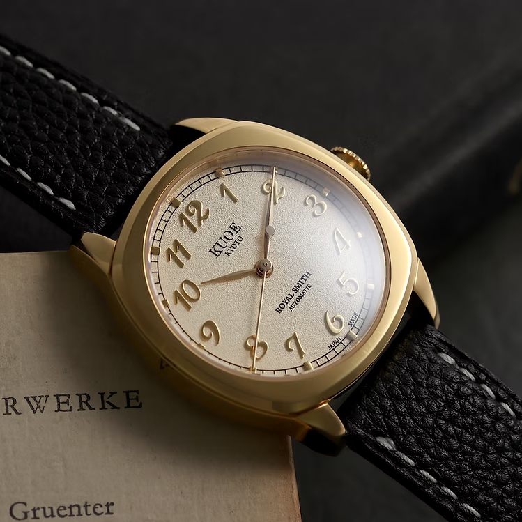 Kuoe ROYAL SMITH 90-008 Gold Case with Gold Indices