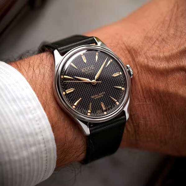 Kuoe Royal Smith  90-006 Large - 39mm Silver Case Black Dial