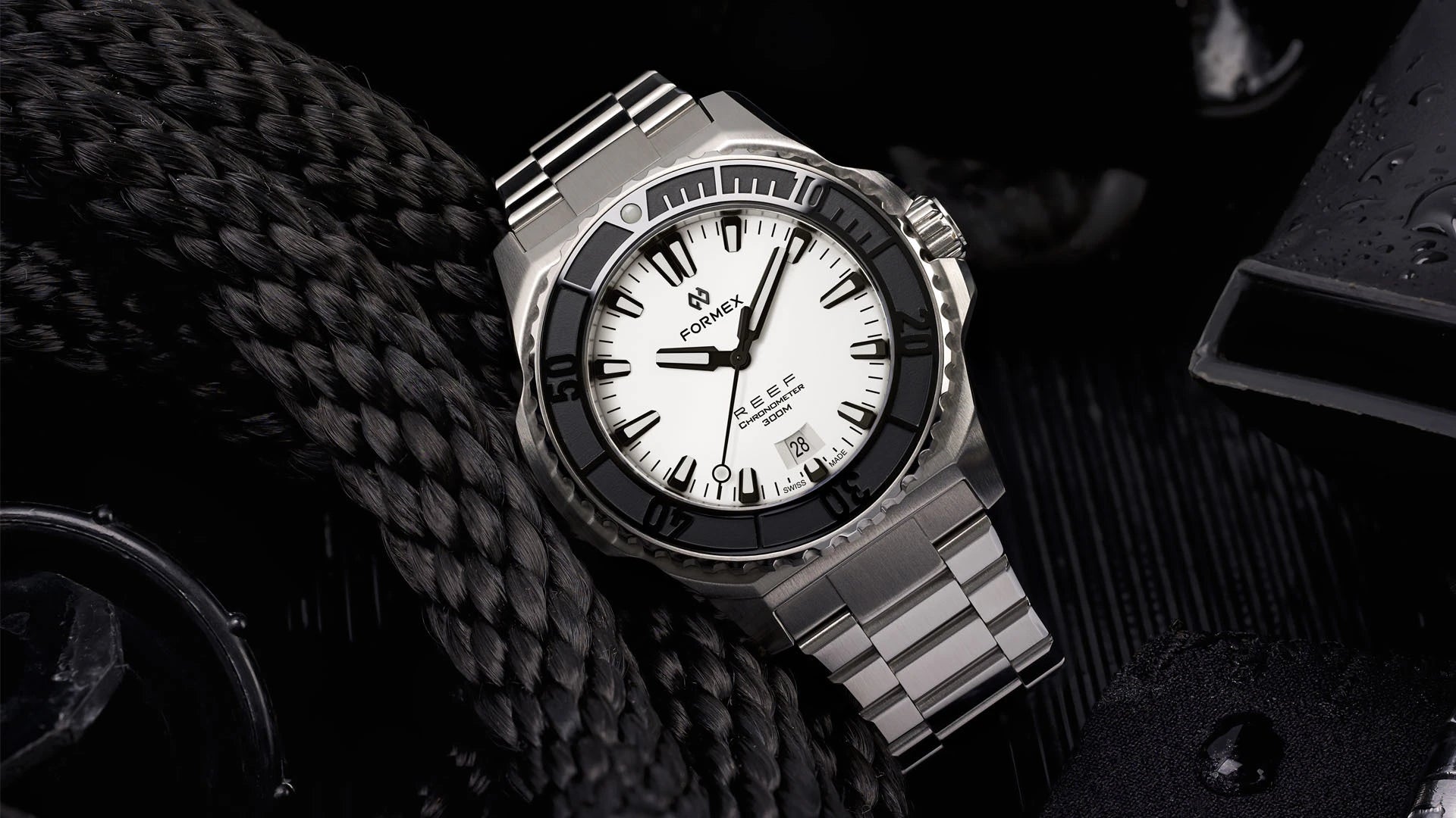 Formex REEF 42 MM Automatic COSC 300M White 42 mm