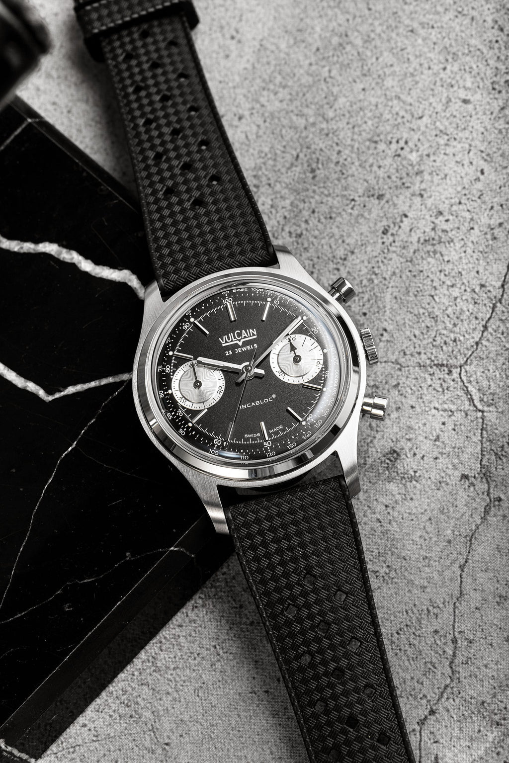 Vulcain Chronograph 70's - Black & Silver