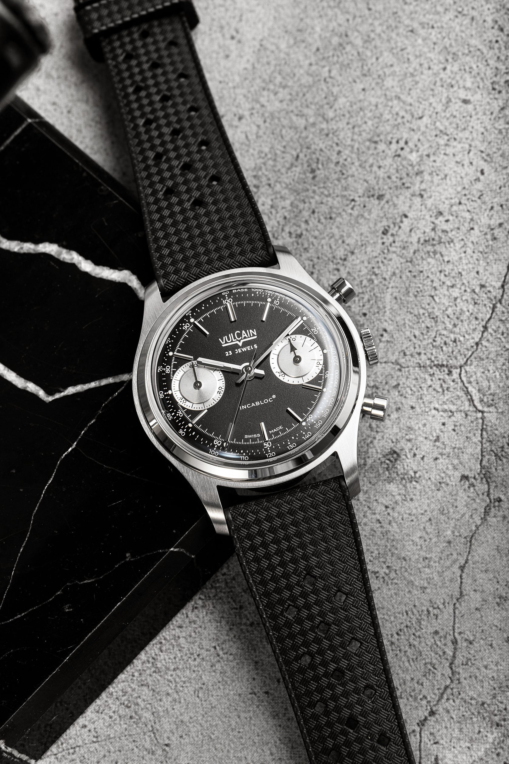 Vulcain Chronograph 70's - Black & Silver