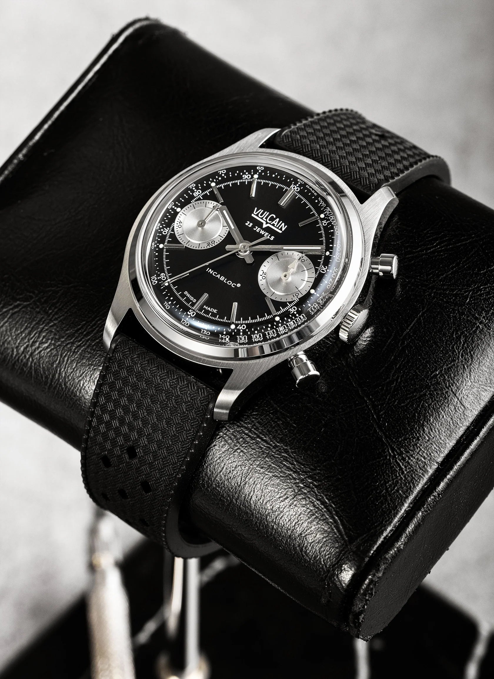 Vulcain Chronograph 70's - Black & Silver