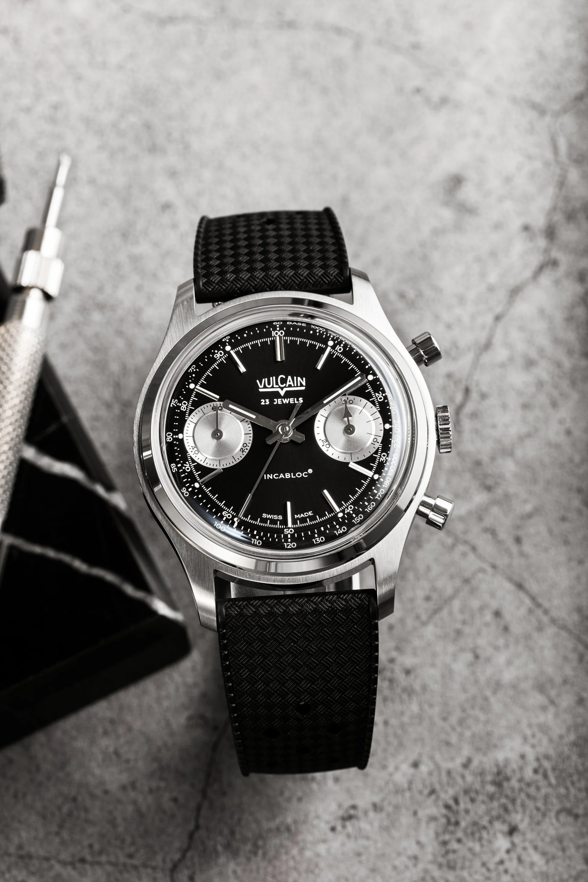 Vulcain Chronograph 70's - Black & Silver