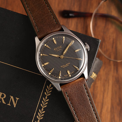 Kuoe Royal Smith  90-006 Large - 39mm Silver Case Black Dial