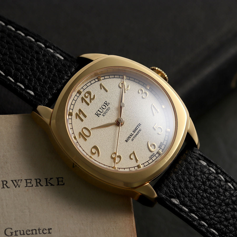 Kuoe Royal Smith 90-008 Gold Case with Gold Indices