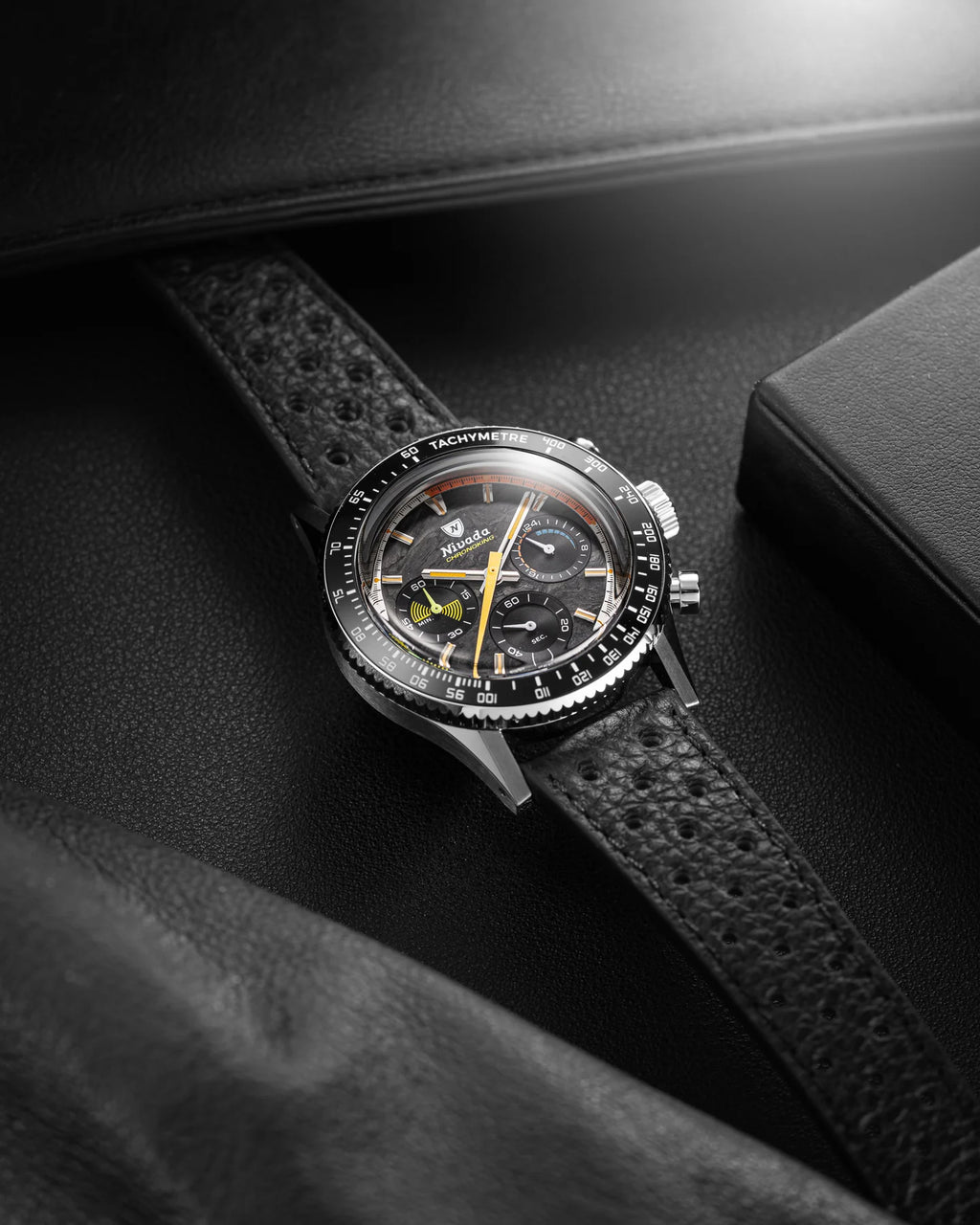 Nivada Grenchen CHRONOKING MECAQUARTZ RACING CARBON