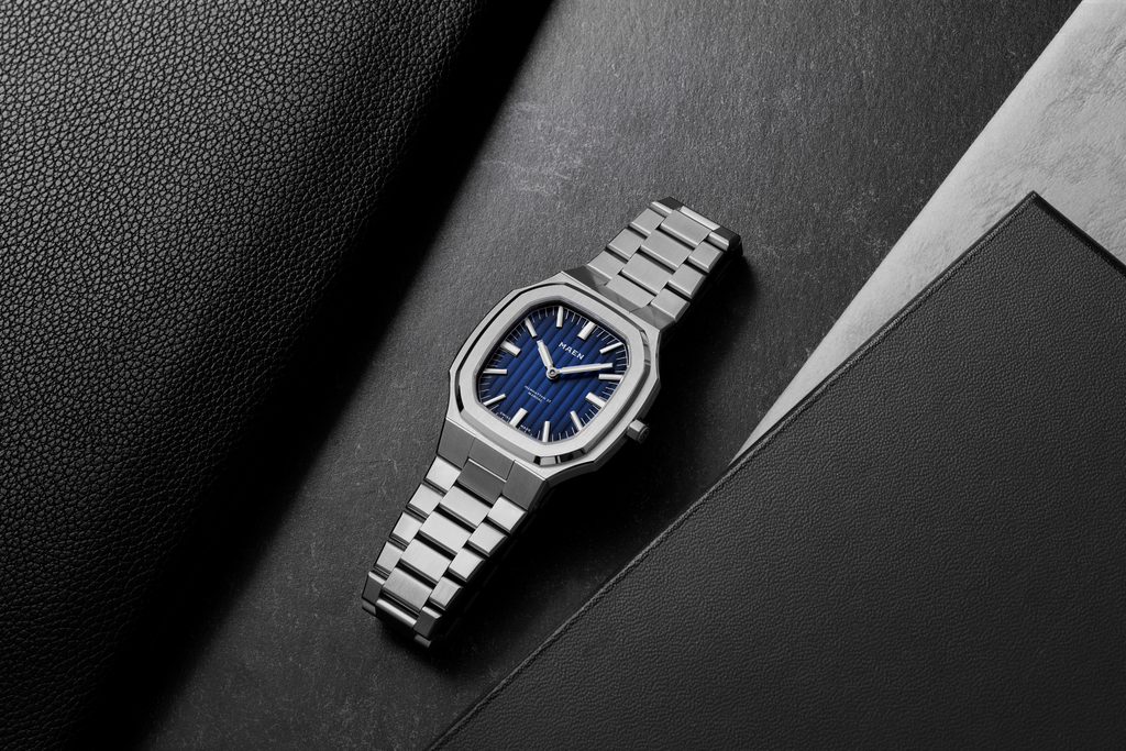 MAEN Manhattan 37 Ultra-Thin featuring a Côtes de Genève Fumé dial