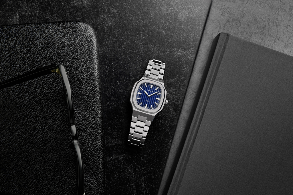 MAEN Manhattan 37 Ultra-Thin featuring a Côtes de Genève Fumé dial