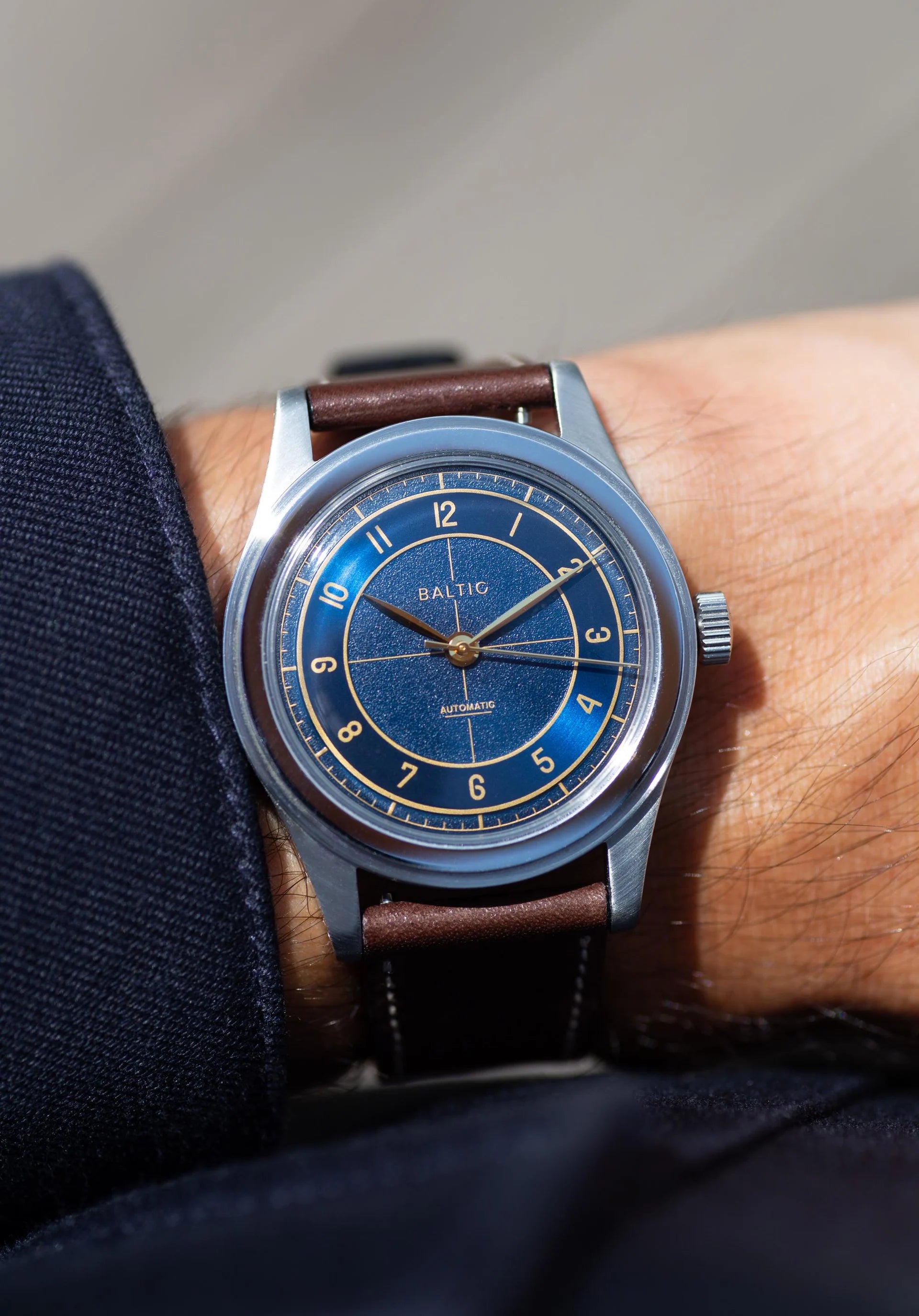 Baltic HMS 002 - Blue Gilt - Closed Caseback