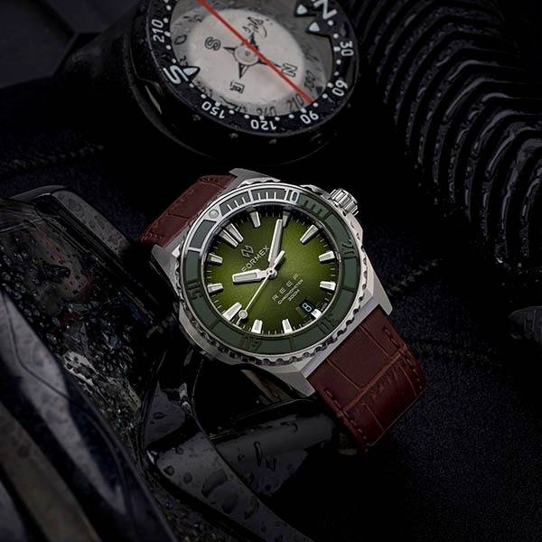 Formex REEF 39.5 MM Automatic COSC 300M Green 39.5 mm