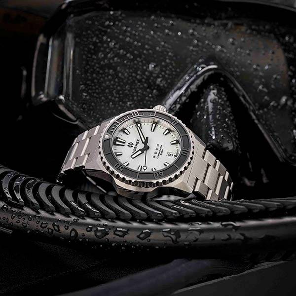 Formex REEF 39.5 MM Automatic COSC 300M White 39.5 mm