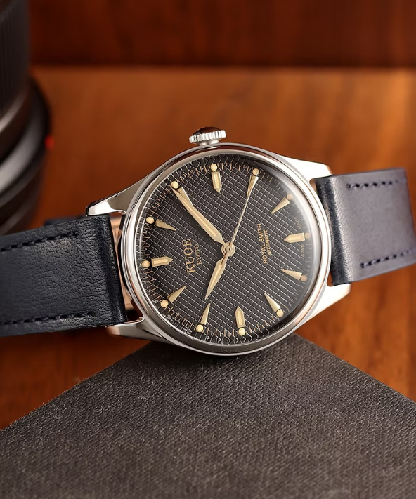 Kuoe ROYAL SMITH 90-006 Silver Case Black Dial