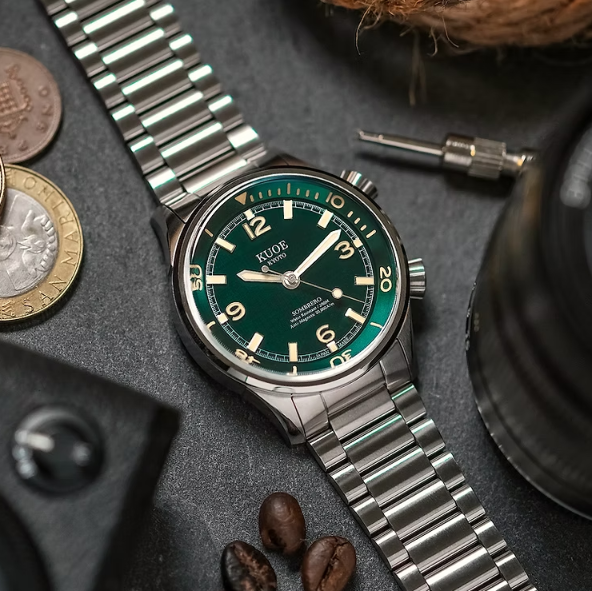 Kuoe SOMBRERO 90-011, Green Linen Textured Dial, 20 BAR Water Resistant