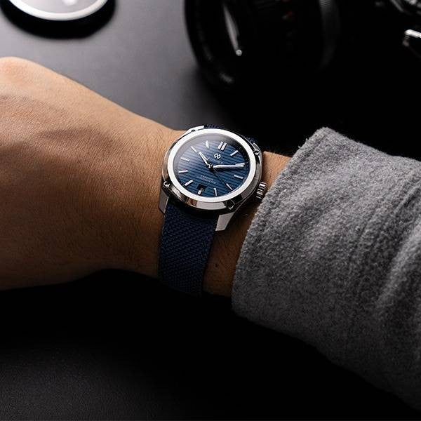 Formex ESSENCE FortyOne - Automatic Chronometer "Blue" 41 mm