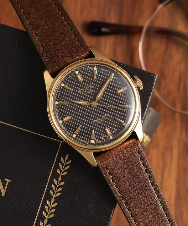 Kuoe ROYAL SMITH 90-006 Gold Case Black Dial