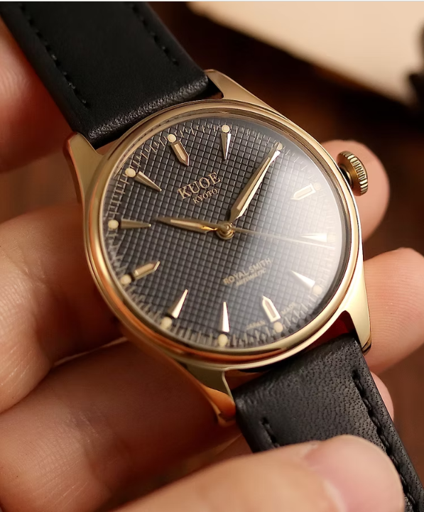 Kuoe ROYAL SMITH 90-006 Gold Case Black Dial
