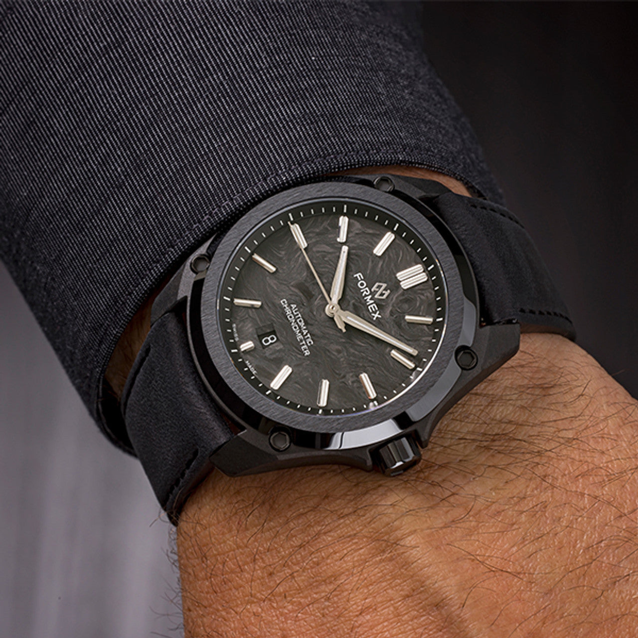 Formex ESSENCE Leggera FortyOne Automatic Chronometer Forged Carbon 41mm